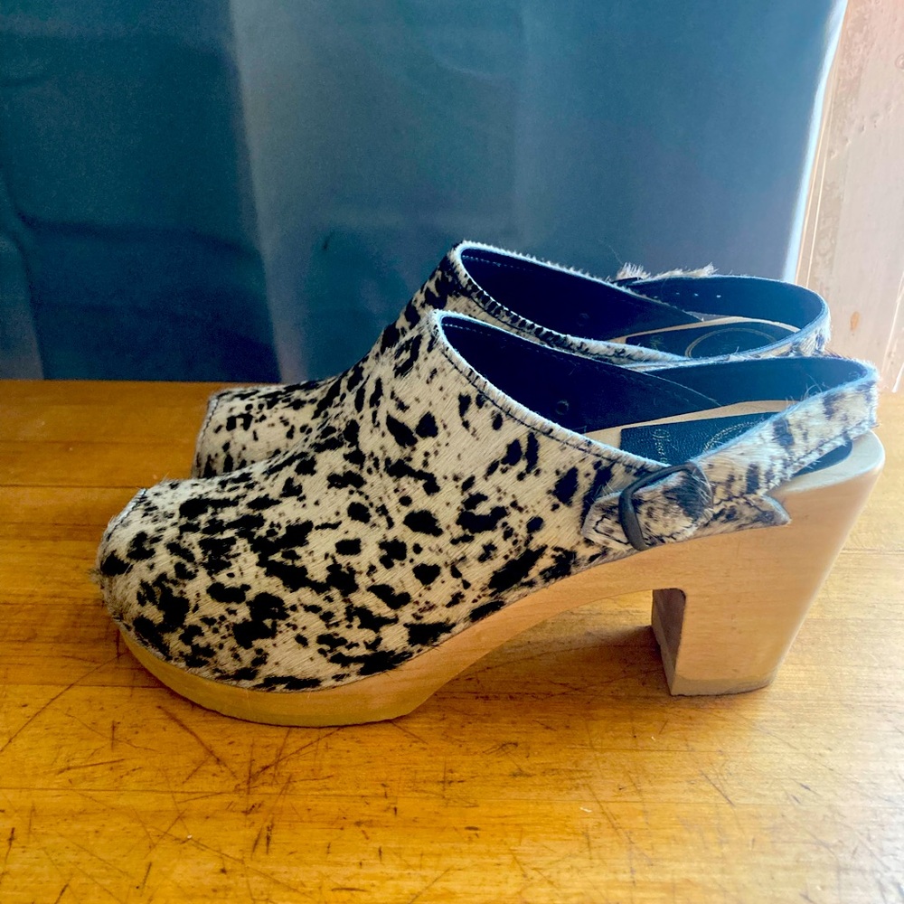 Cow print high-heeled No. 6 clogs
